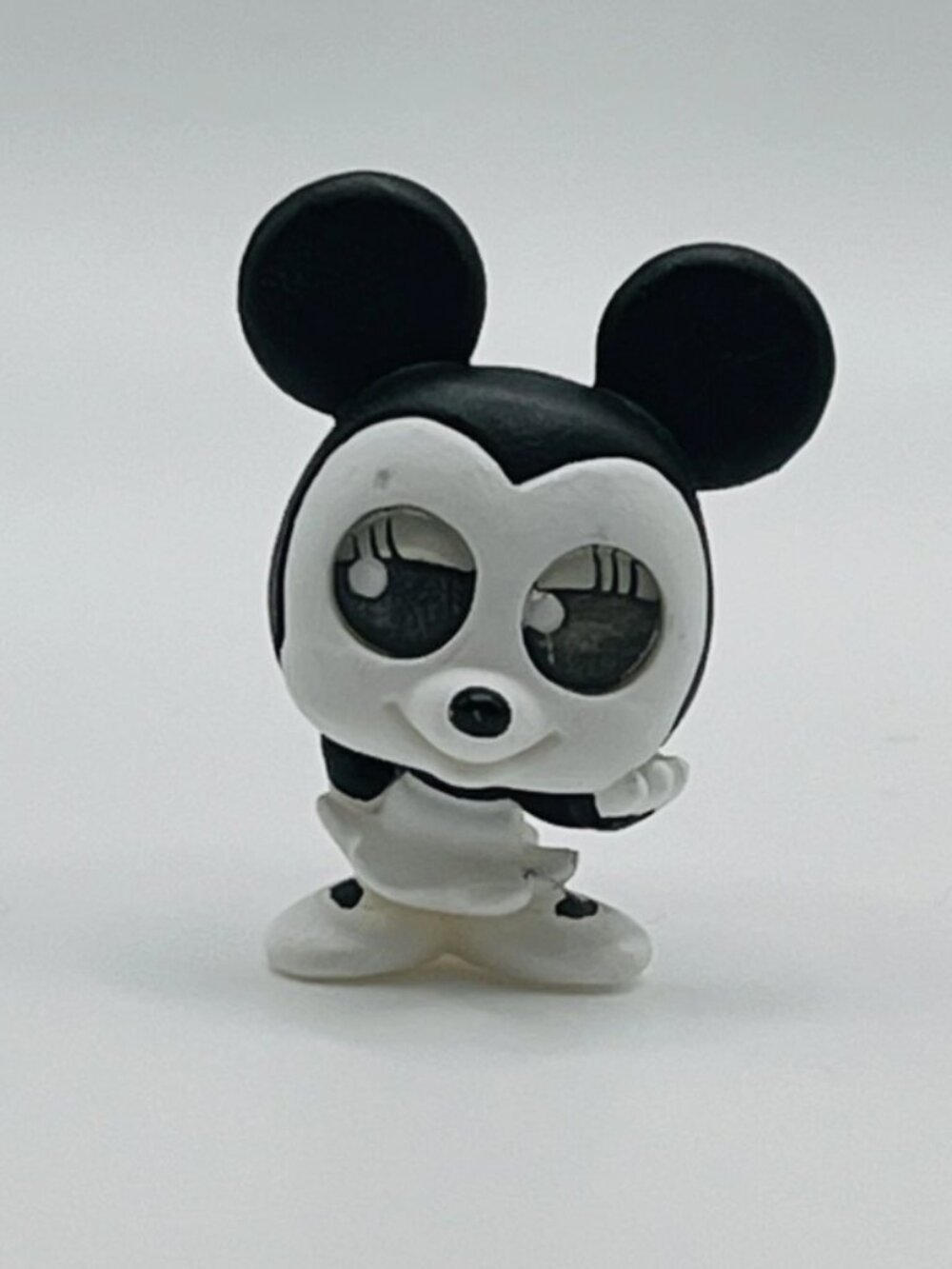 Series 9 Minnie B&W 20's Disney Doorables